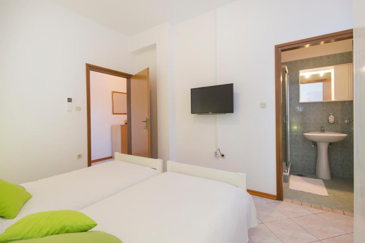 House Kontus Hotel Plomin Exterior foto